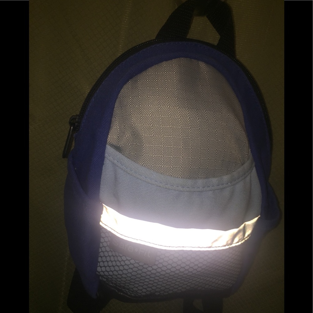 Safe•Fit Child’s Backpack - Picture 2 of 8